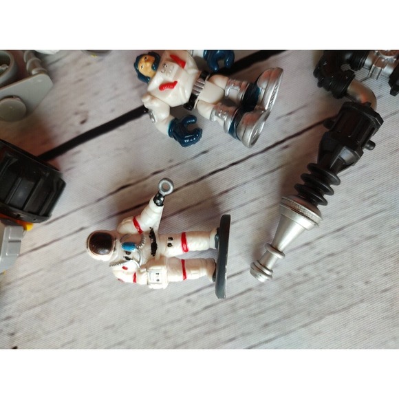 Rescue Heroes Micro Adventures Space Station Houston We Have A Problem - Picture 7 of 16